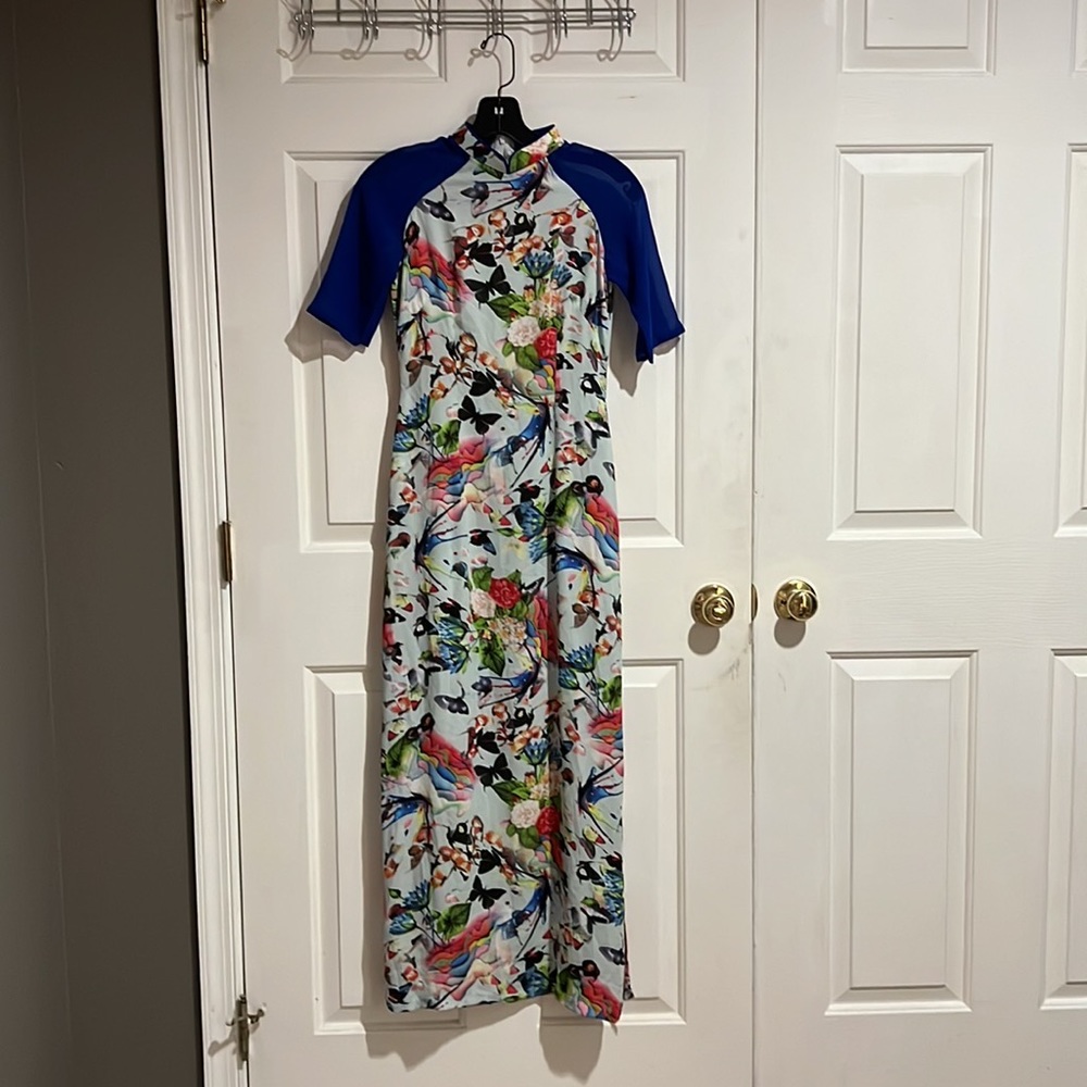 Super Cute Vietnamese Dress size 0-2. GUC great for Anime/Comicon costume